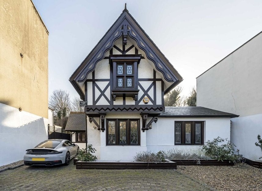 House Norwood Road in Greater London