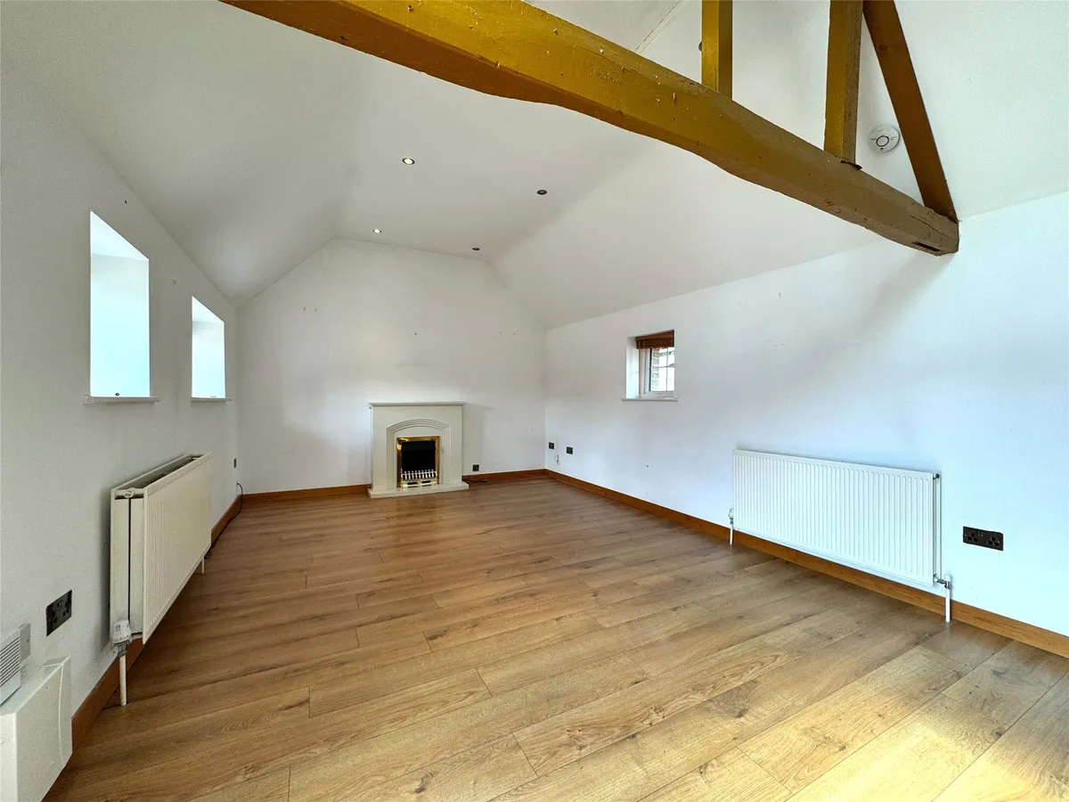House Ironsbottom in Mole Valley