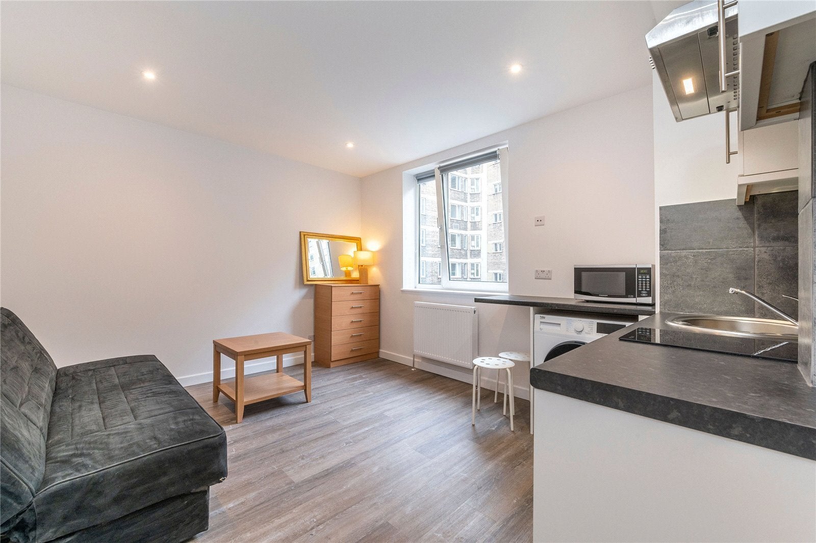 Flat Lucan Place in Greater London