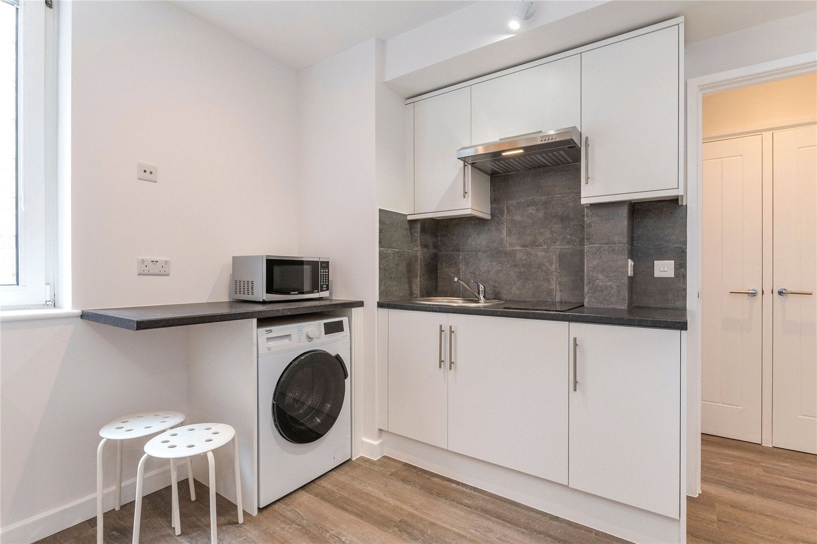 Flat Lucan Place in Greater London