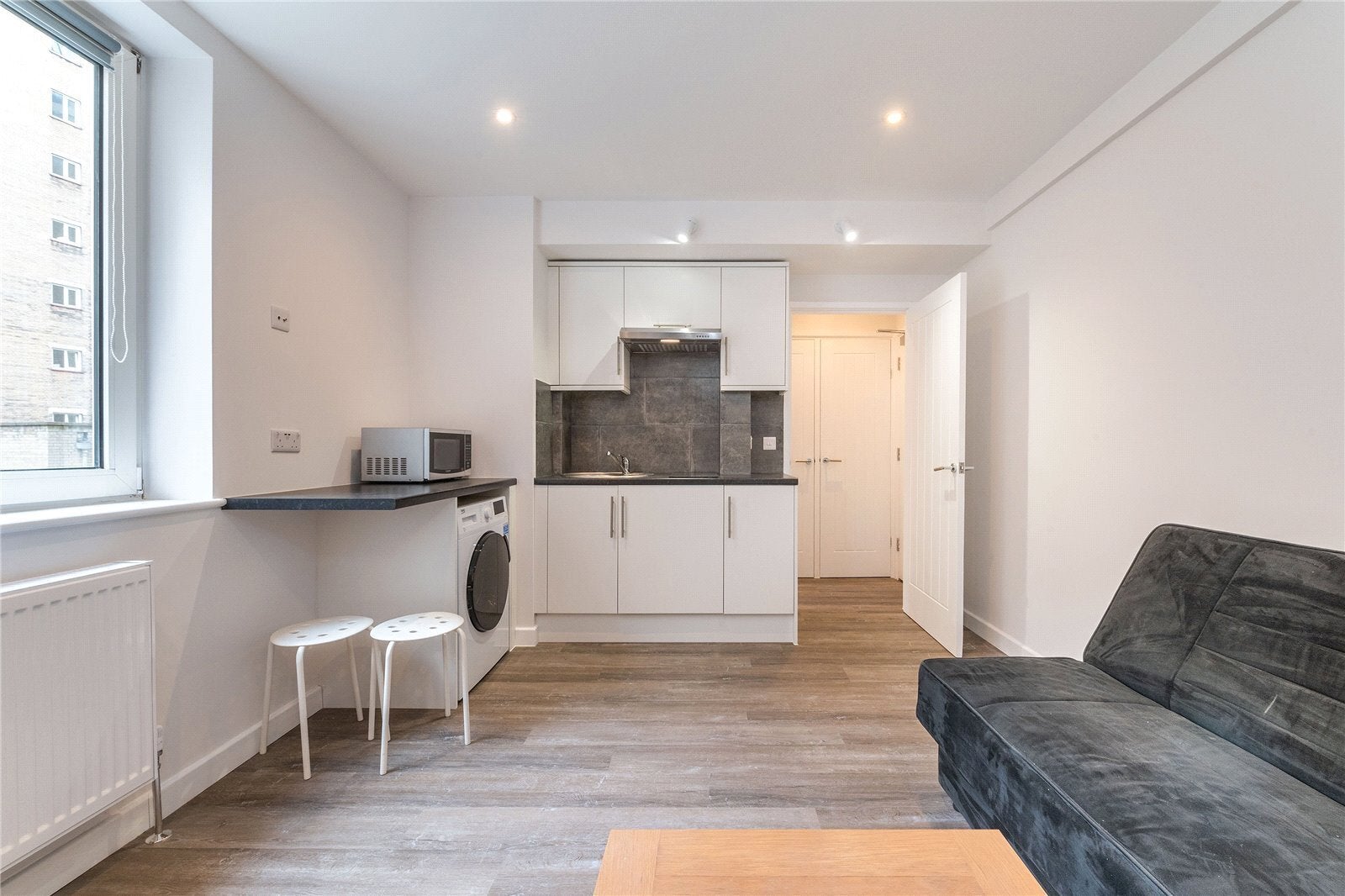 Flat Lucan Place in Greater London
