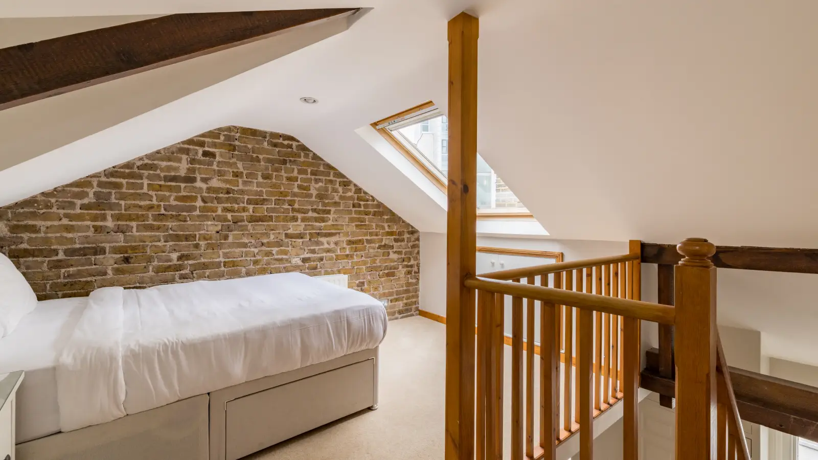 Flat Tabard Street in Greater London