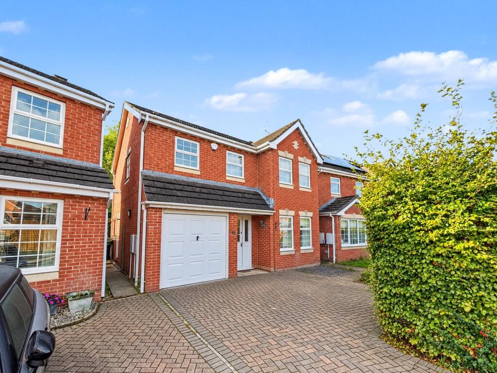Flat Cutter Close in Newport