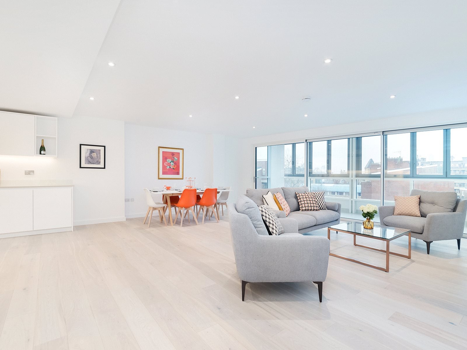 Flat Waterloo Road in Greater London
