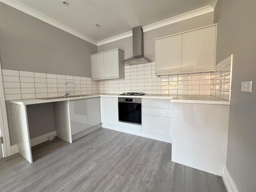 Flat Mineral Street in Greater London