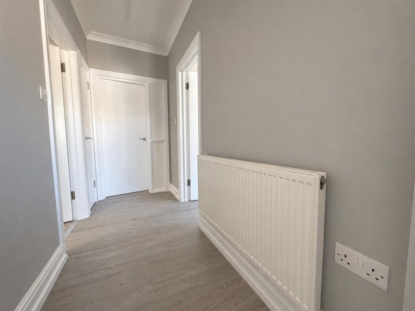Flat Mineral Street in Greater London