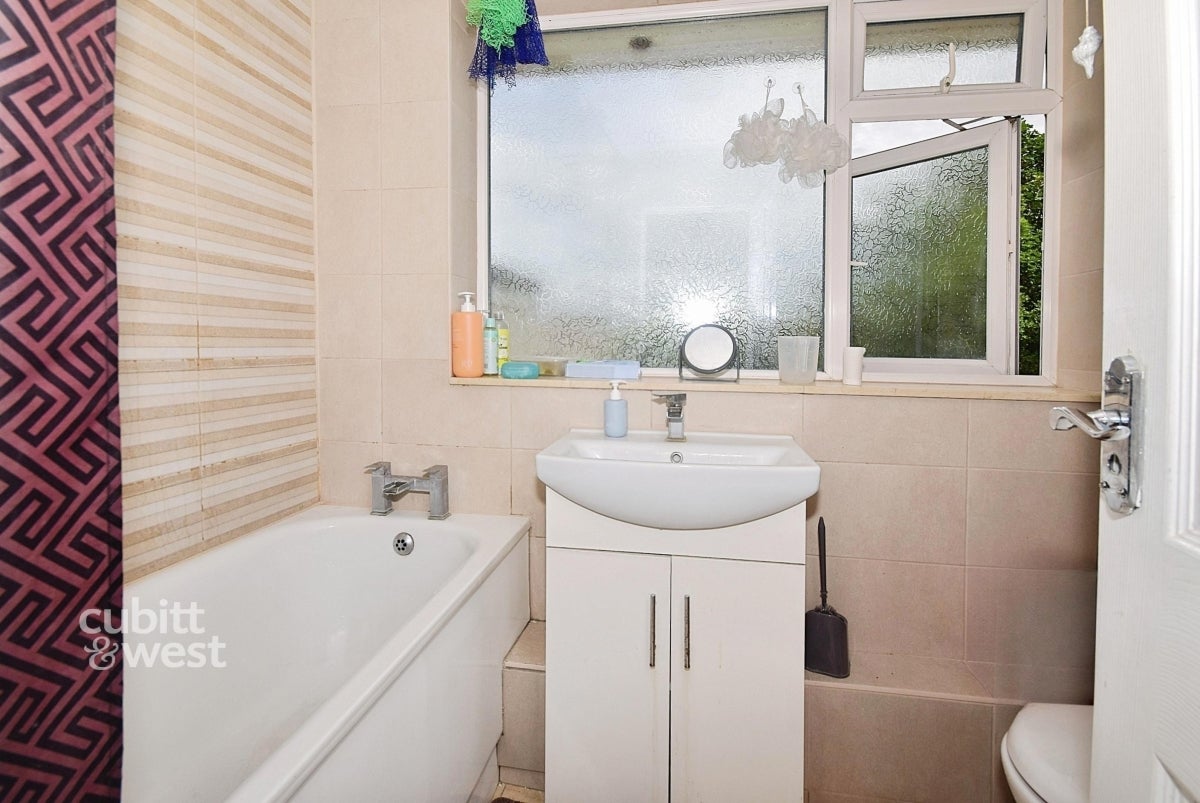 Flat Newton Road in Tunbridge Wells