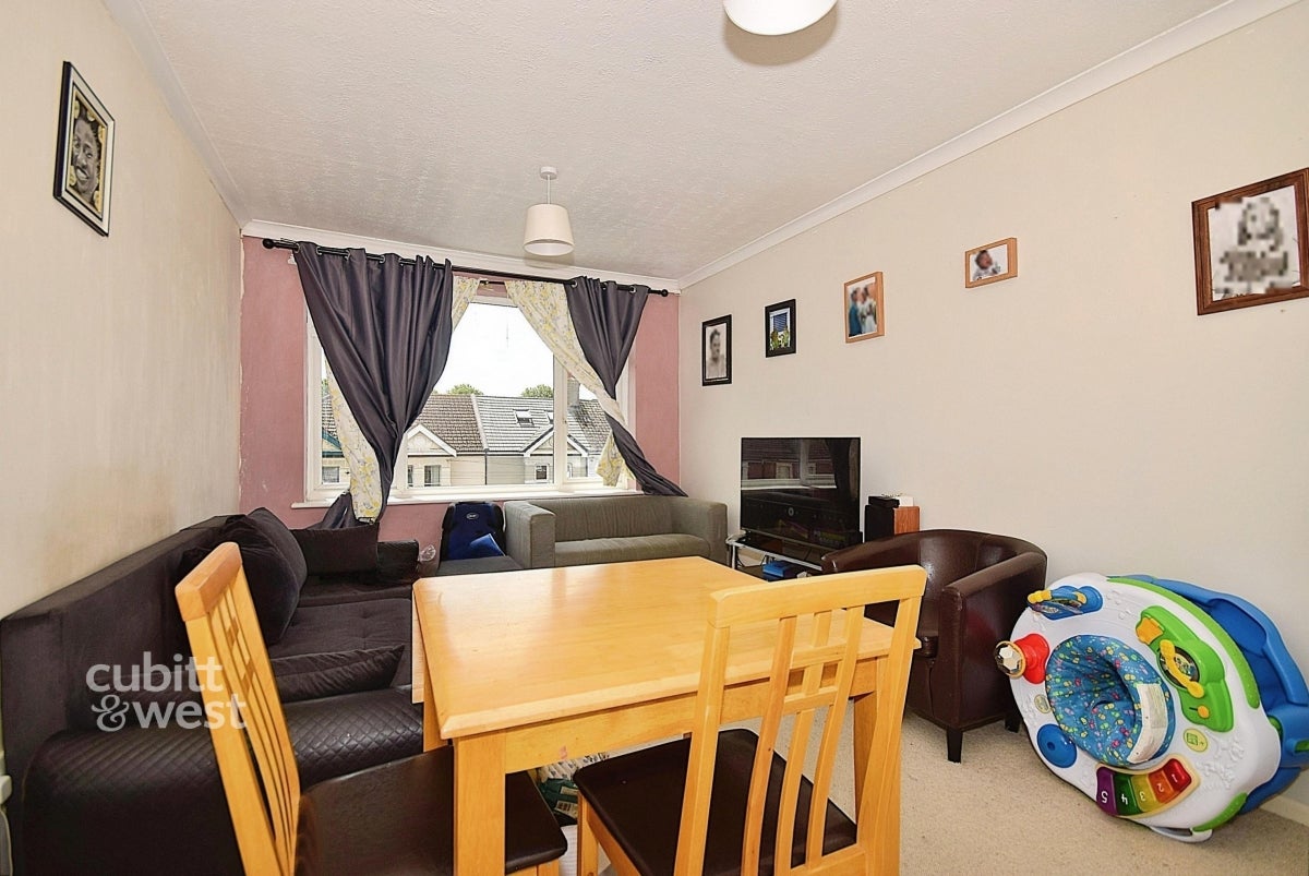 Flat Newton Road in Tunbridge Wells