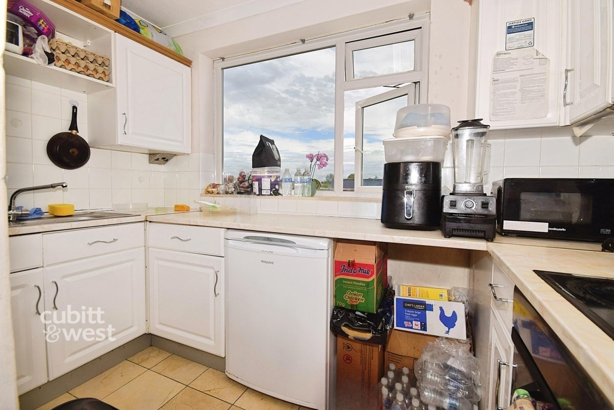 Flat Newton Road in Tunbridge Wells