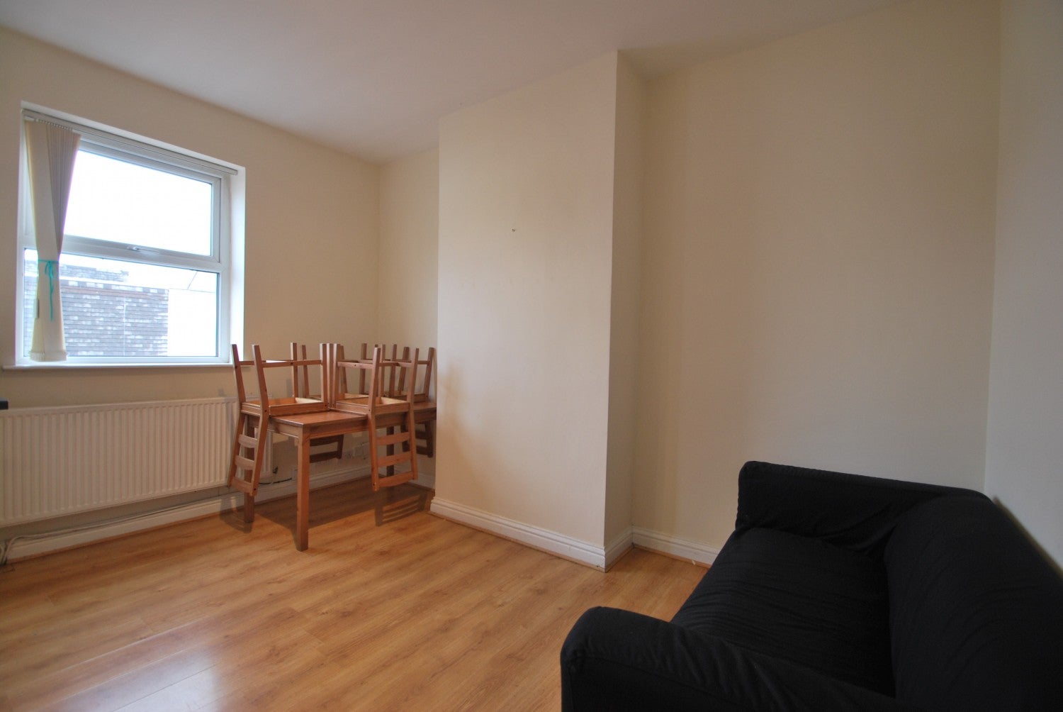 Flat Clifton Street in Cardiff