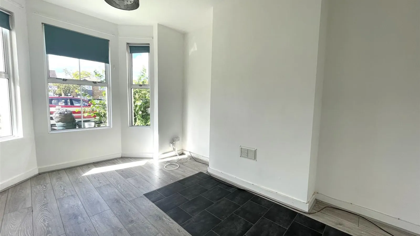 Flat The Lynch in Greater London