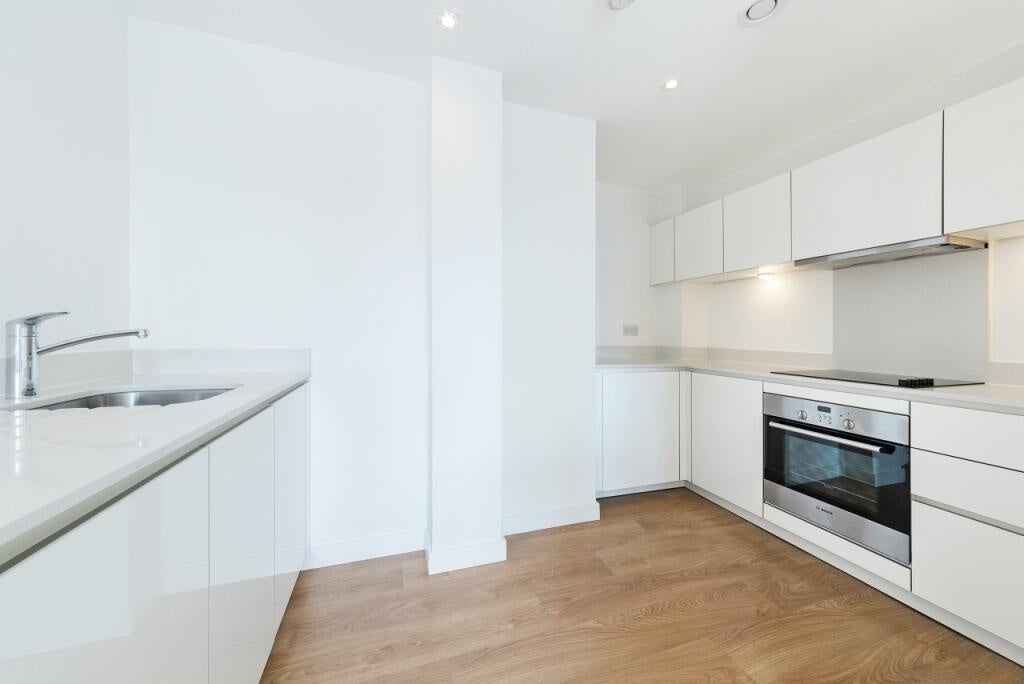 Flat Voysey Square in Greater London