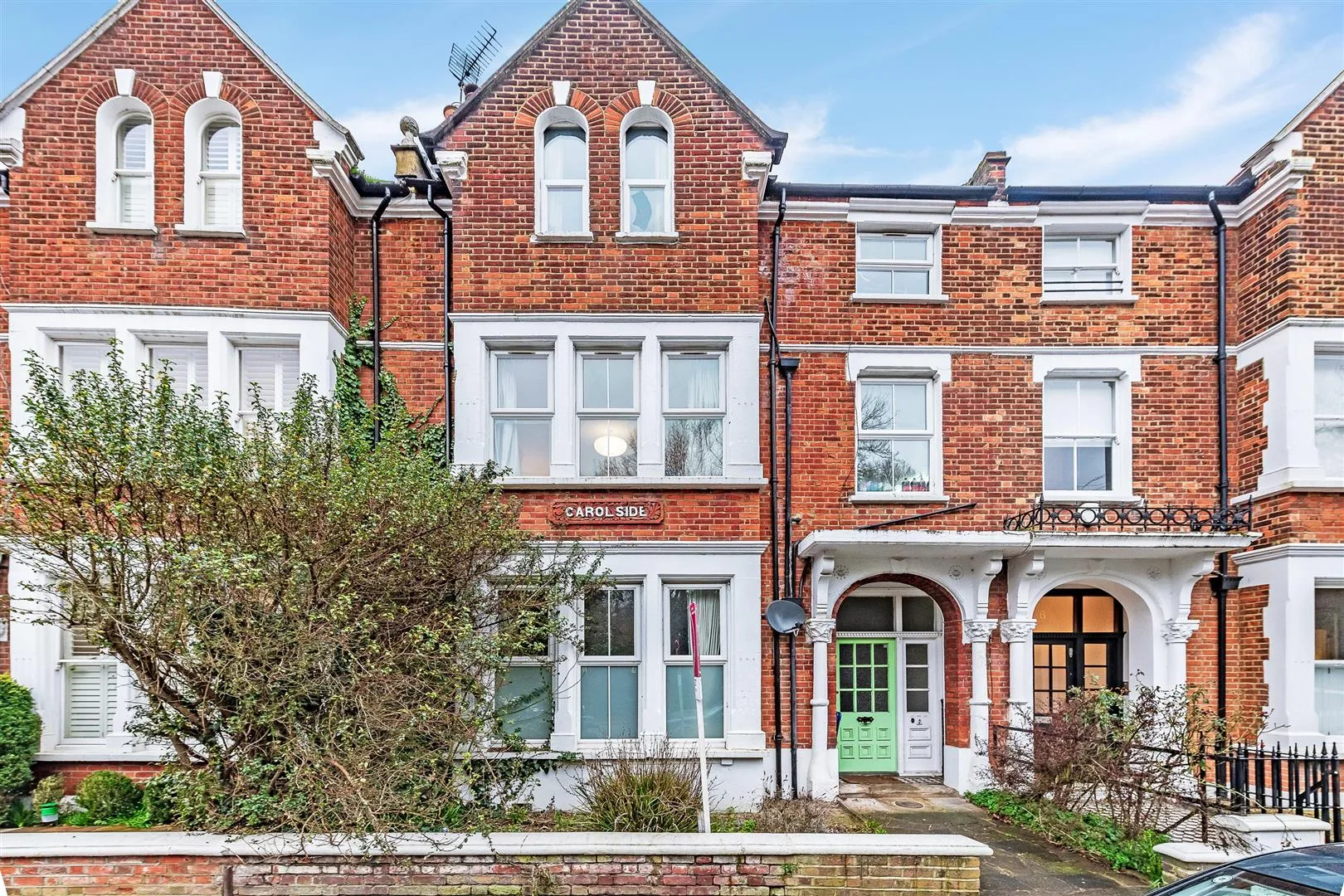 Flat Ranelagh Avenue in Greater London
