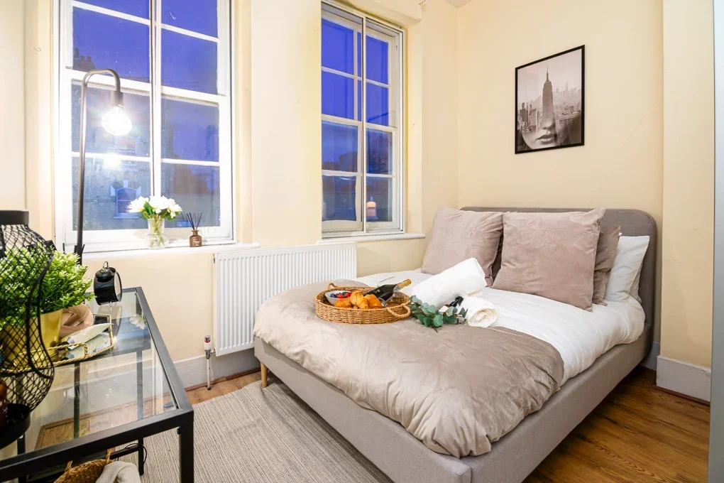 Room Edith Villas in Greater London