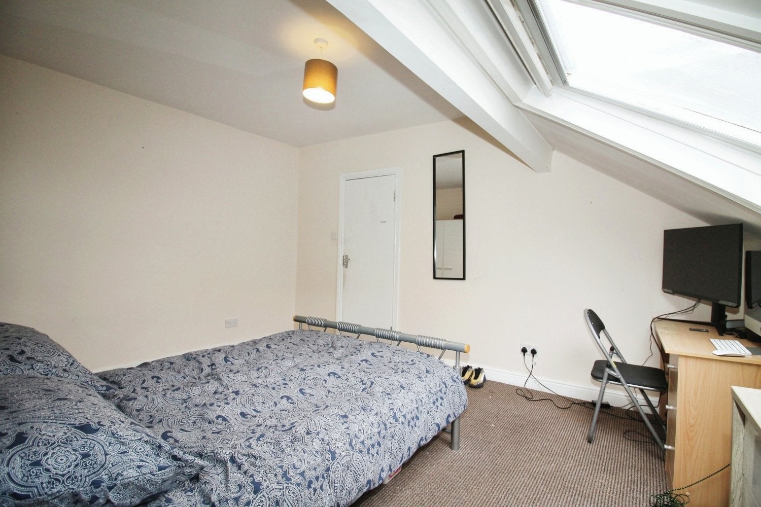 Room Trelawn Terrace in Leeds