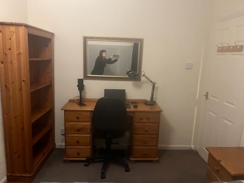 Room Lawn Avenue in Stourbridge