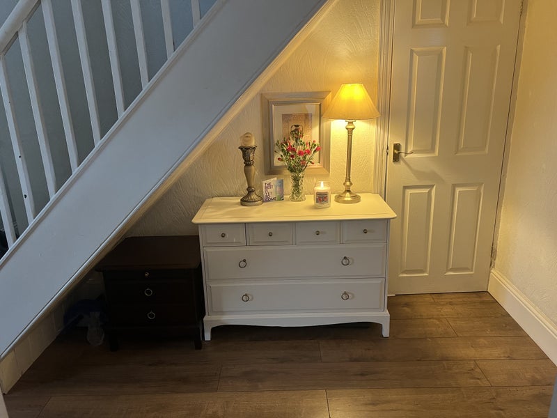 Room Lawn Avenue in Stourbridge