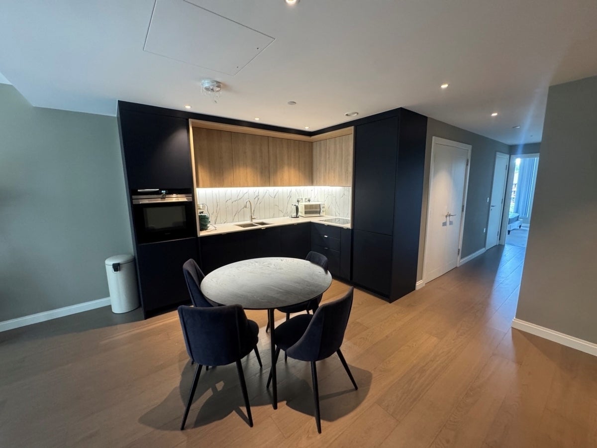 Flat Kennington Lane in Greater London