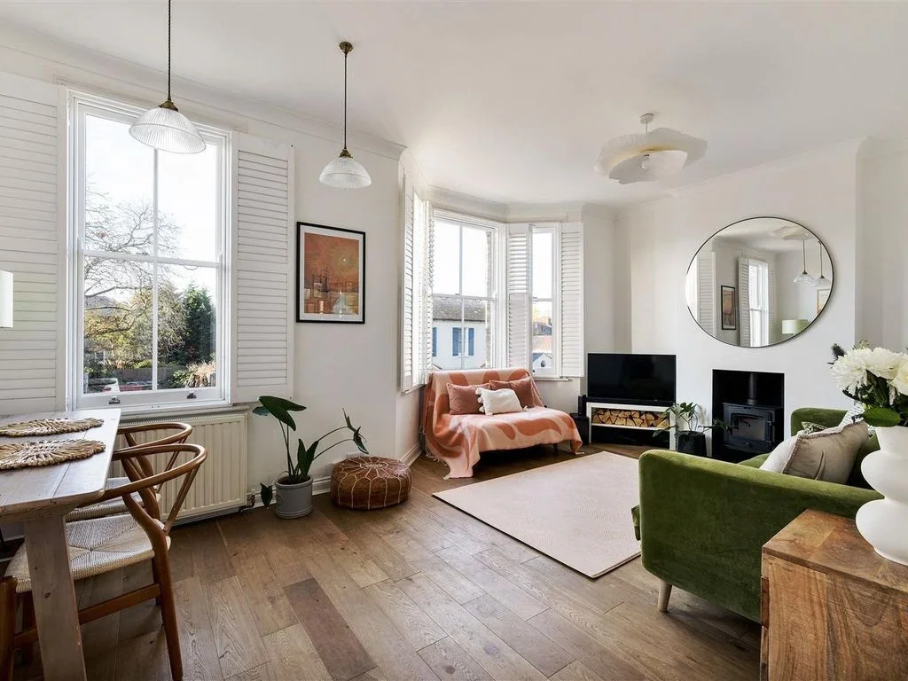 Flat Voluntary Place in Greater London