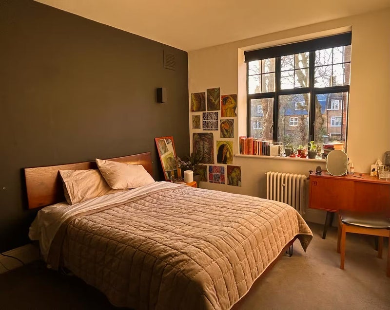 Room Belsize Grove in Greater London