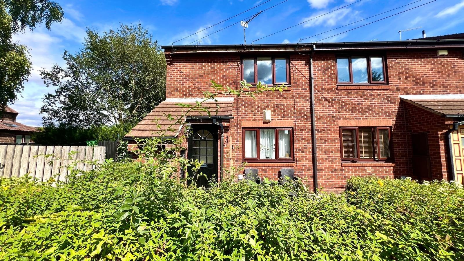 Flat Heron Grove in Leeds
