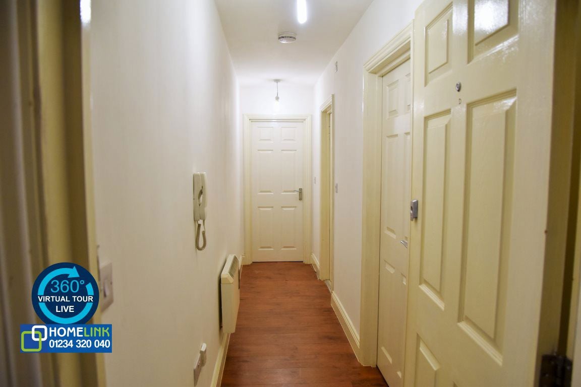 Flat Midland Road in Bedford