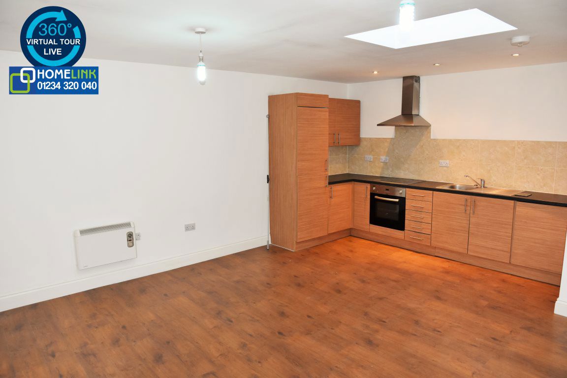 Flat Midland Road in Bedford