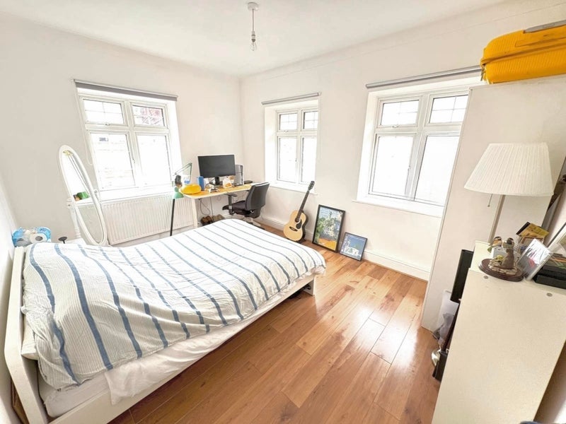 Flat Finchley Road in Greater London