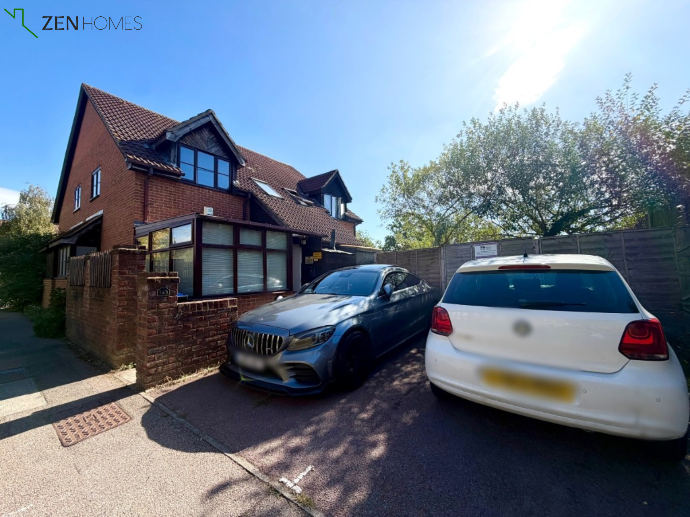 House Dalrymple Close in Greater London