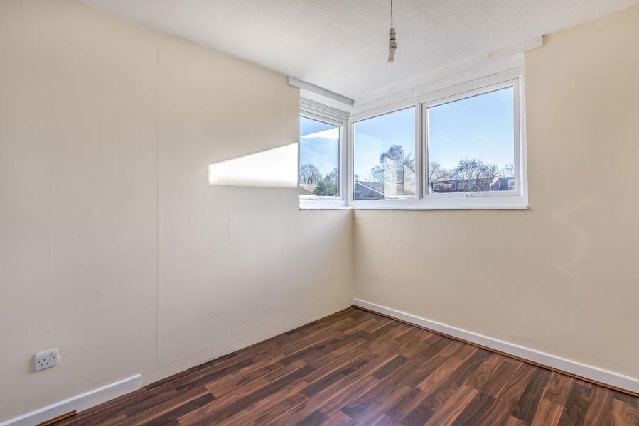 Flat Dormans Close in Greater London