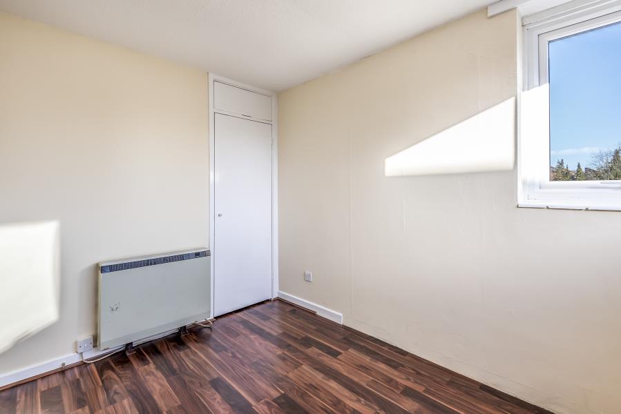 Flat Dormans Close in Greater London