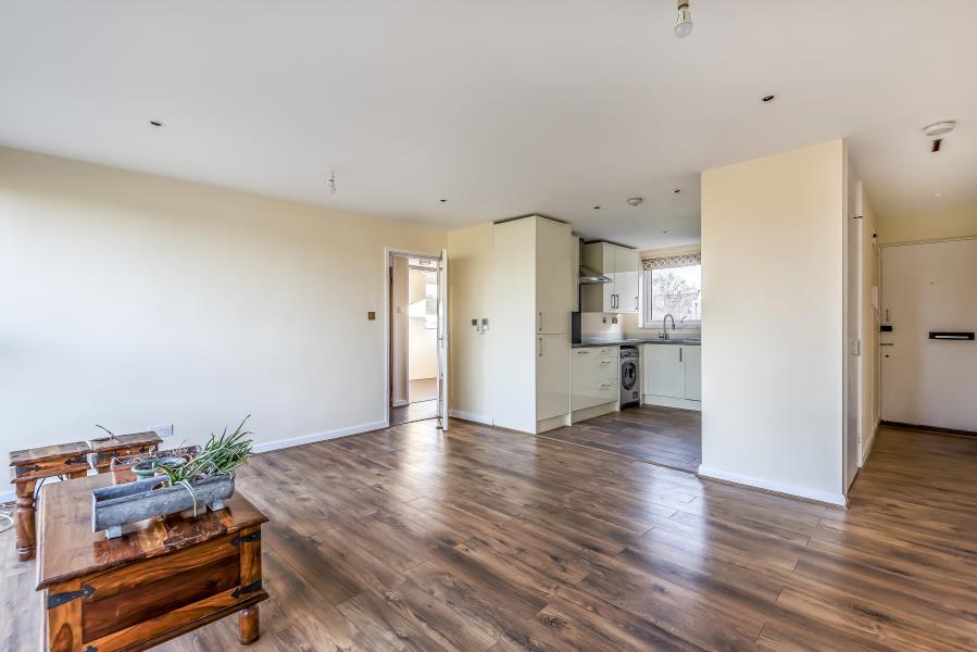 Flat Dormans Close in Greater London
