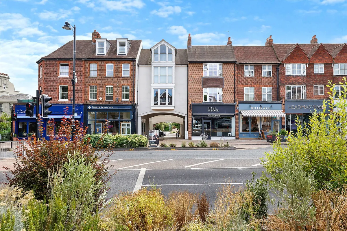 Flat High Street in Elmbridge