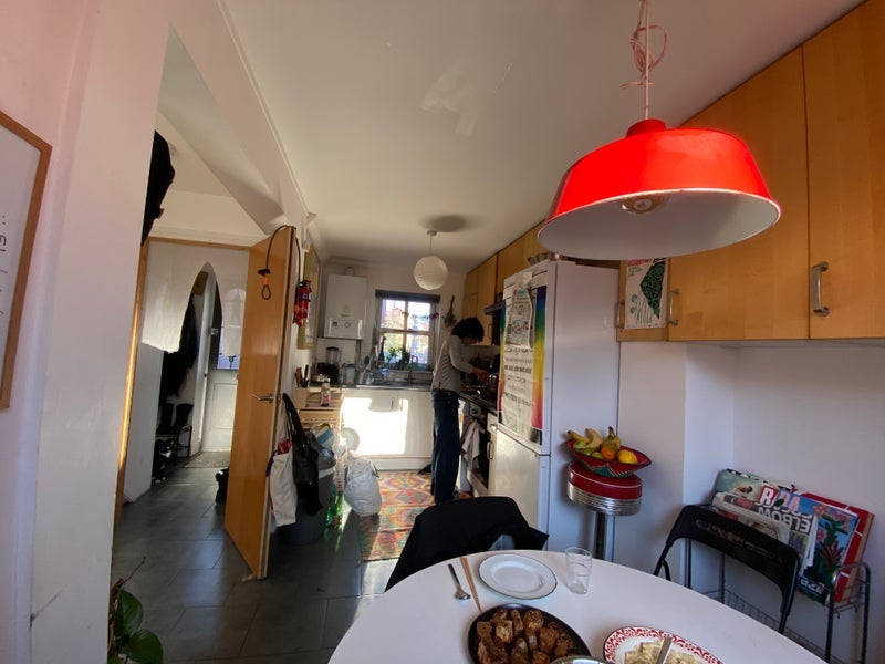 Room Grove Road in Greater London