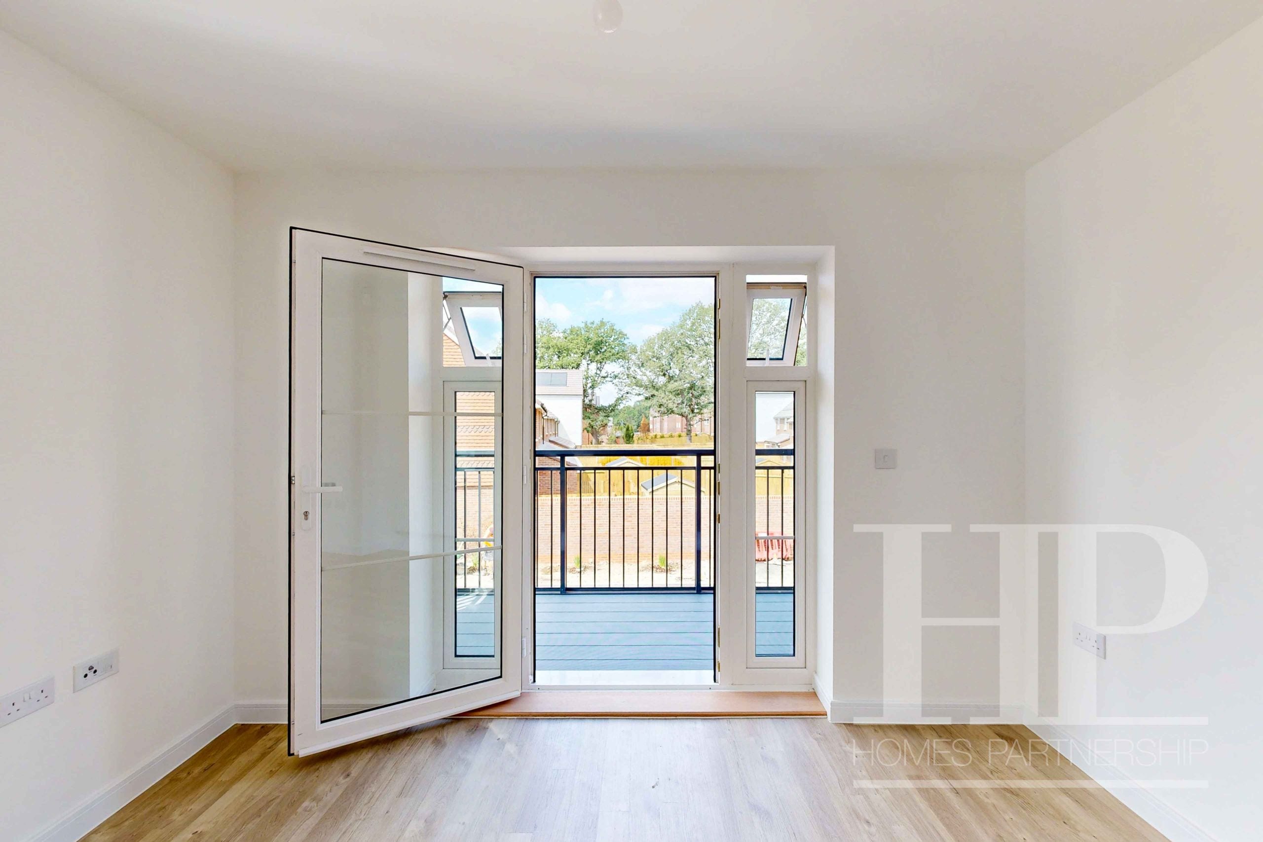 Flat Crosswater Road in Crawley