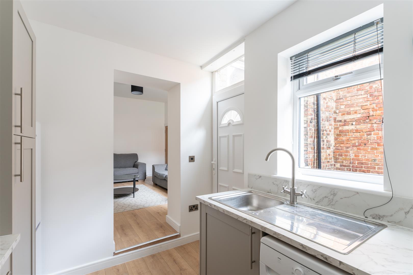 Flat Starbeck Avenue in Newcastle upon Tyne