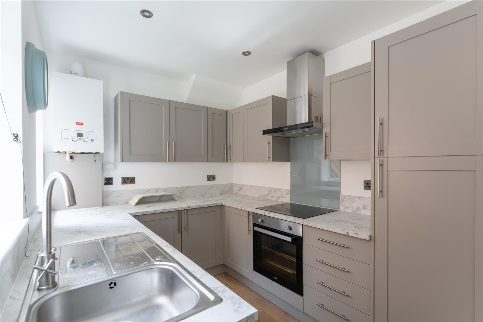Flat Starbeck Avenue in Newcastle upon Tyne