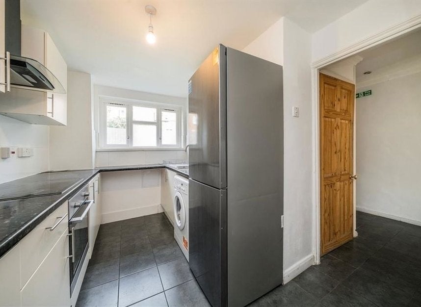 House Evelyn Walk in Greater London