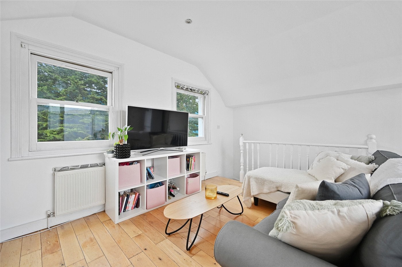 Flat Loftus Road in Greater London
