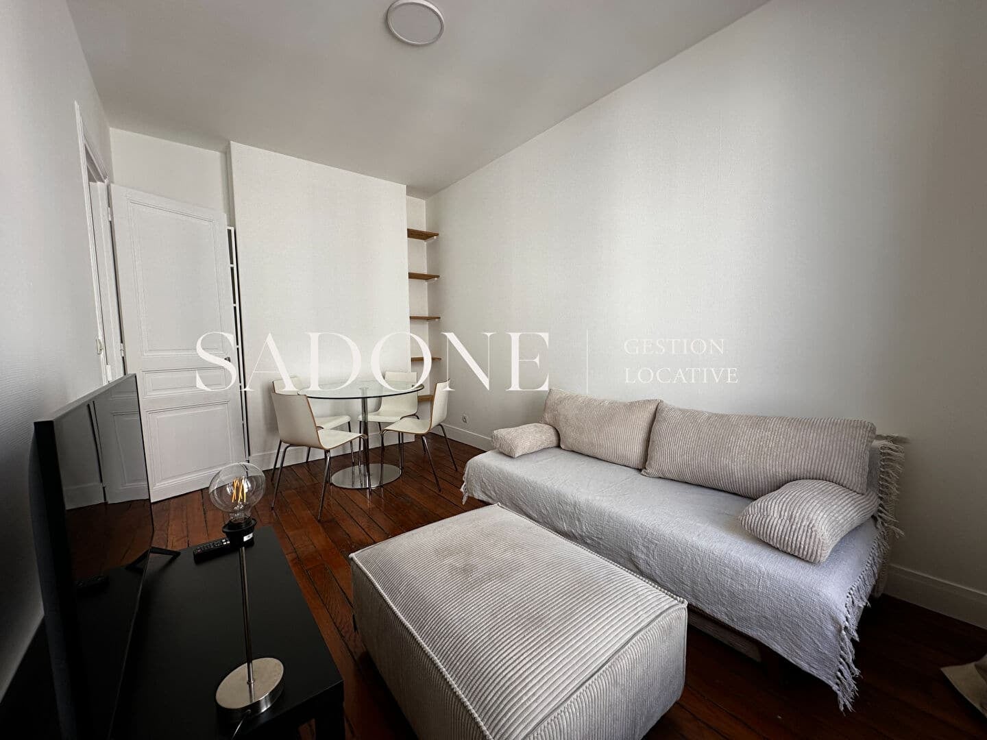 Flat Rue Louis Rouquier in Levallois-Perret