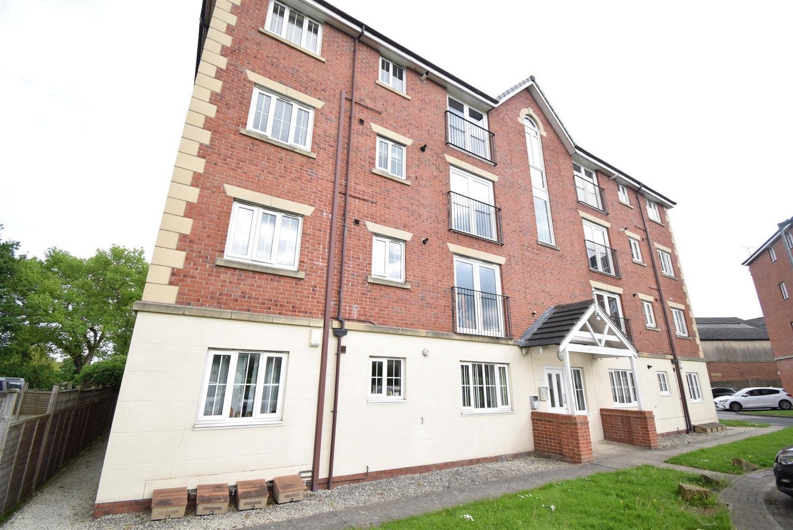 Flat Moorcroft in Wakefield