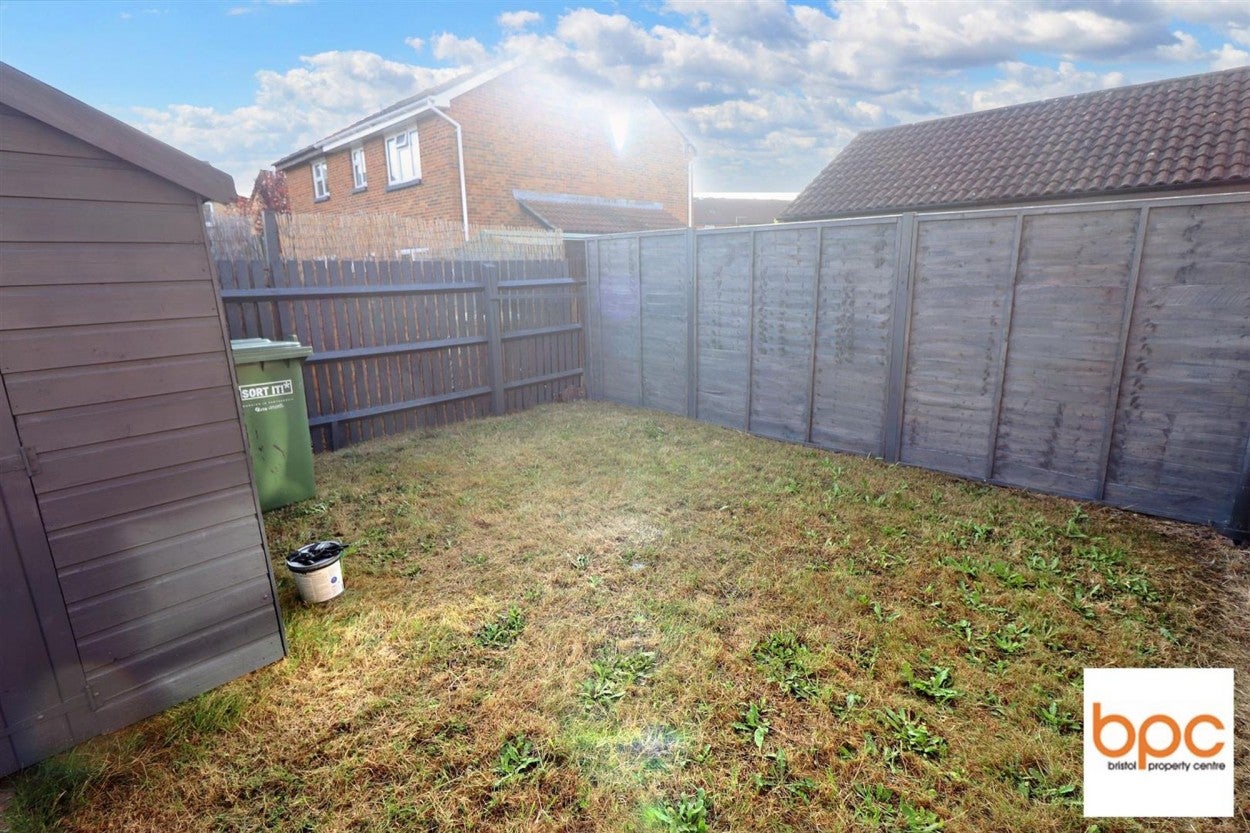 Flat Fontana Close in Oldland Common