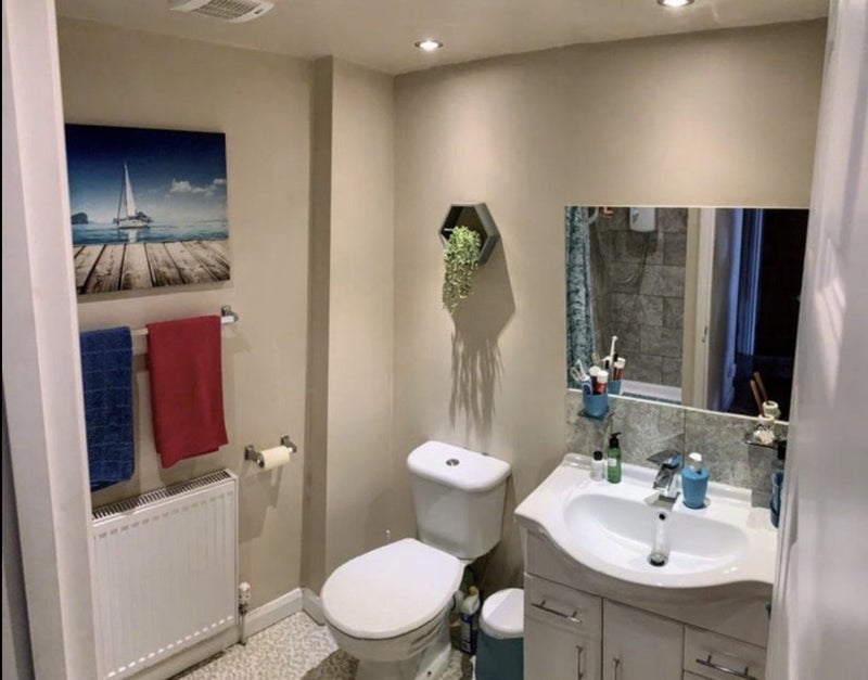 Flat Killyon Terrace in Greater London