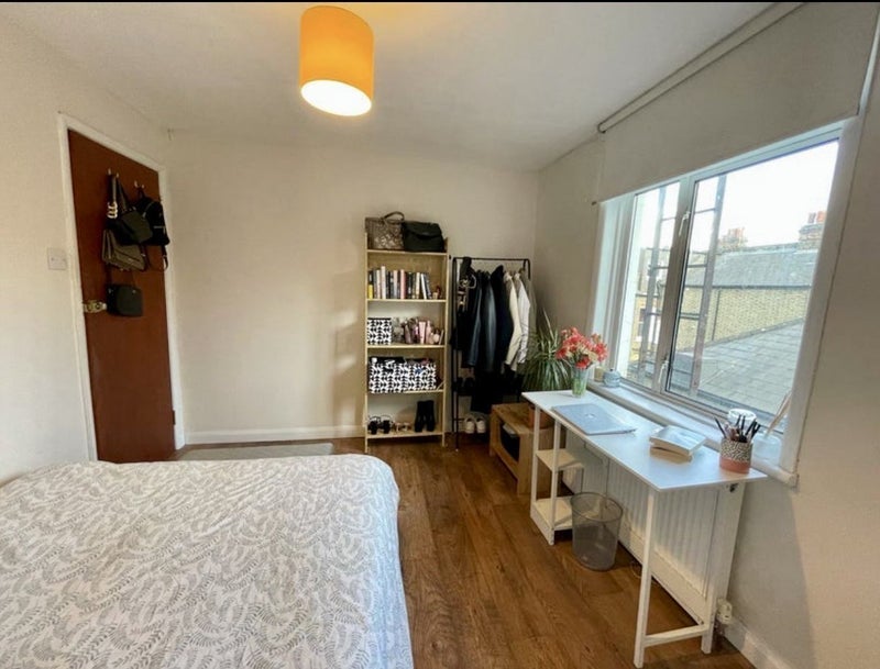 Flat Killyon Terrace in Greater London