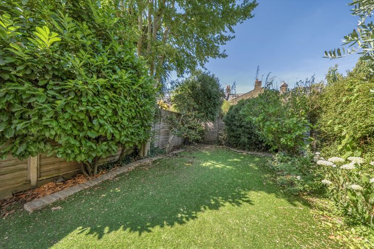 House Summerfield Avenue in Greater London