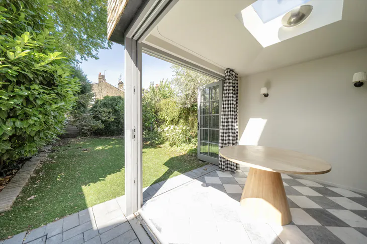 House Summerfield Avenue in Greater London