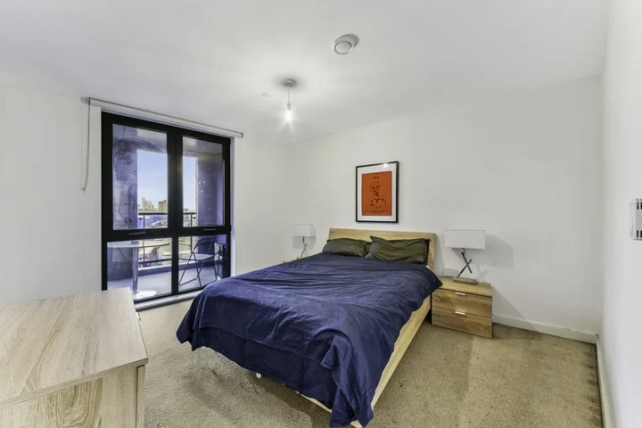 Flat Williamsburg Plaza in Greater London