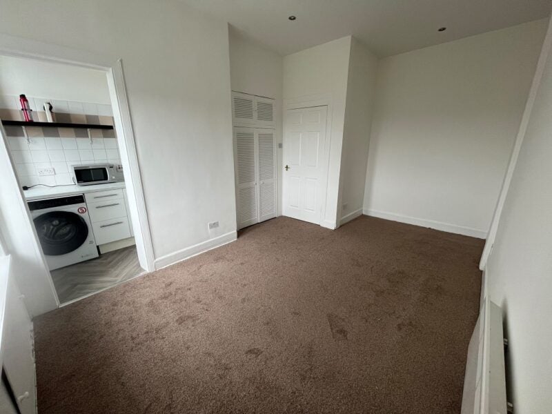 Flat Balgair Terrace in Glasgow