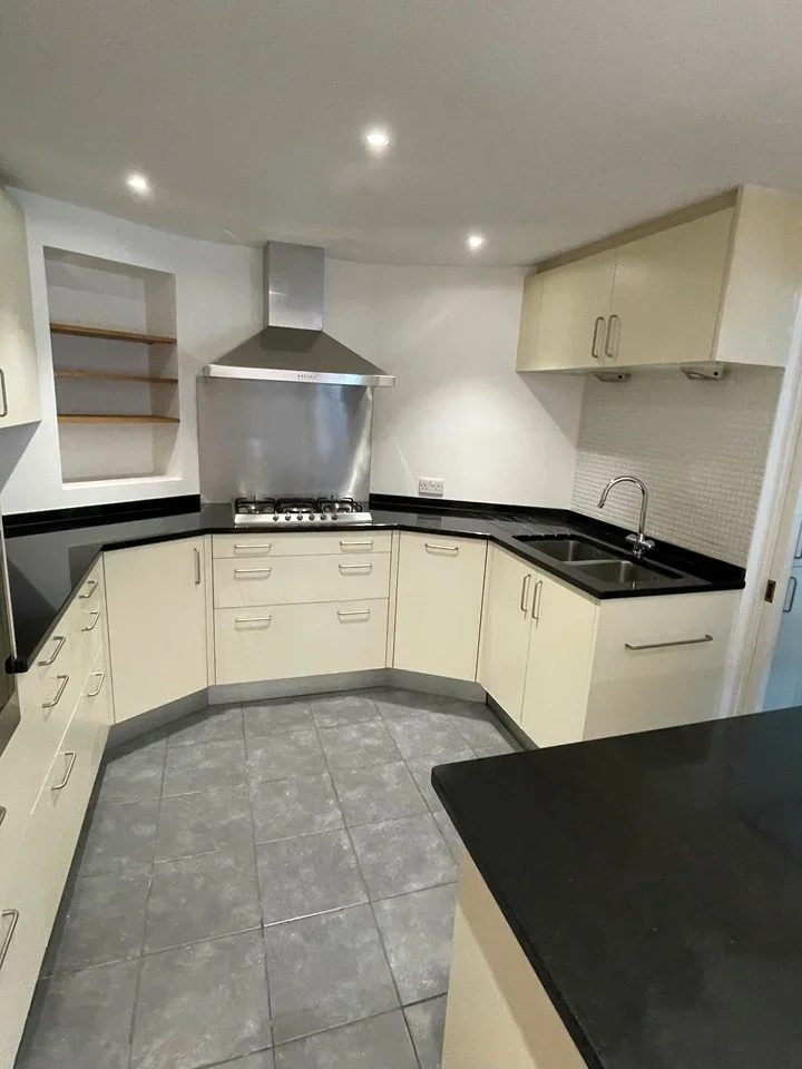 House Ravenscourt Park in Greater London