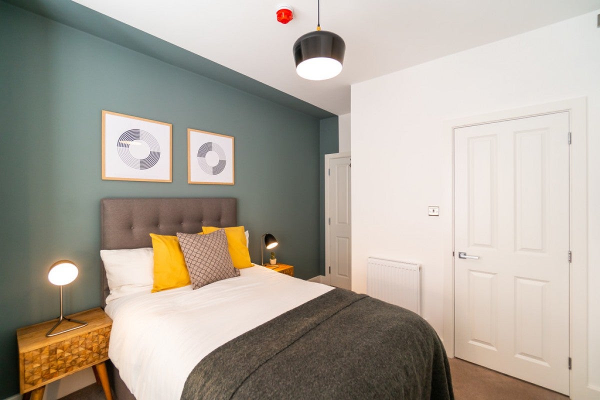 Room Wantage Road in Reading